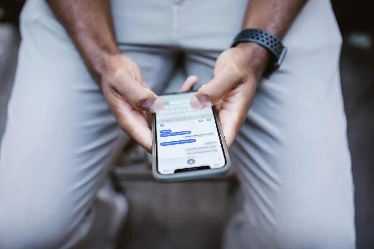 SMS vs WhatsApp Marketing: Which Channel Gives Better ROI?